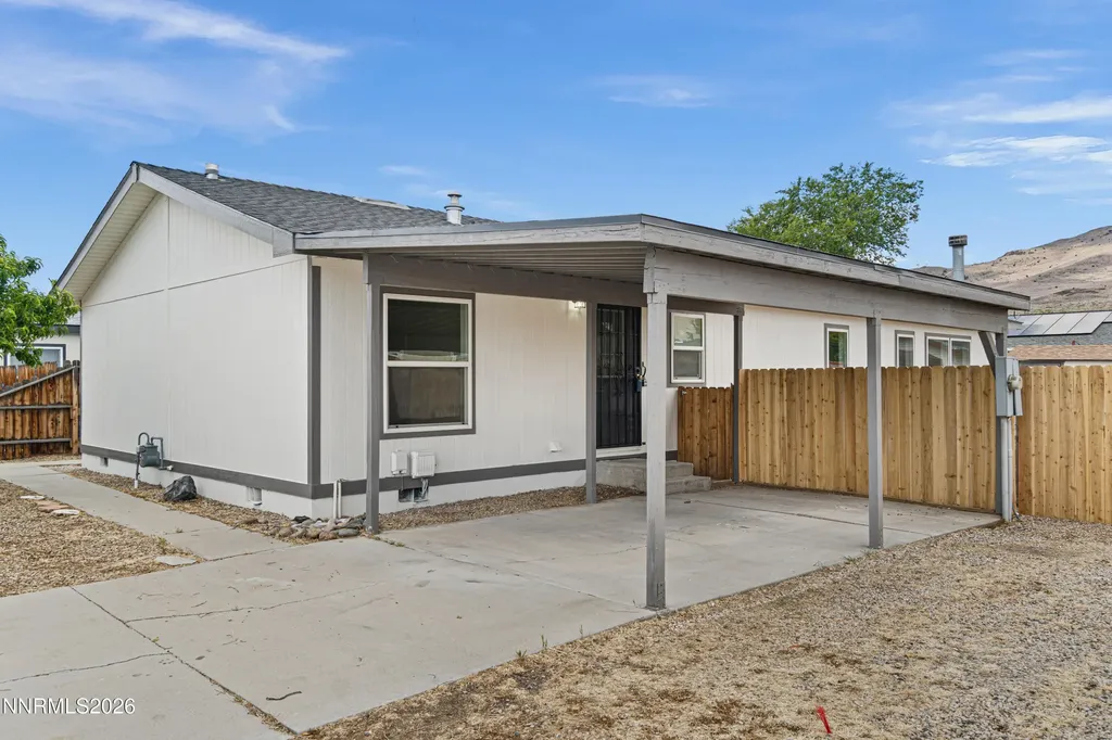 233 Glen Vista Dayton NV 89403