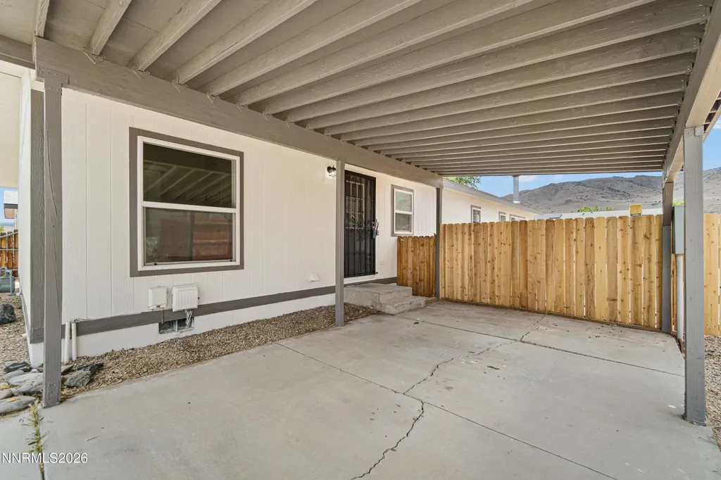 233 Glen Vista Dayton NV 89403