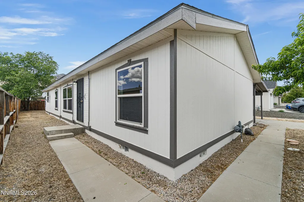 233 Glen Vista Dayton NV 89403