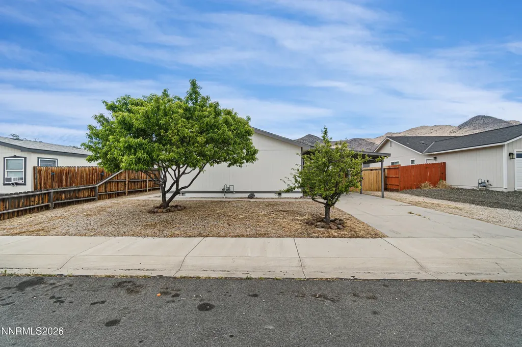 233 Glen Vista Dayton NV 89403