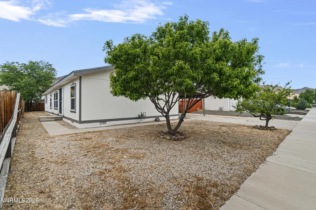 233 Glen Vista Dayton NV 89403