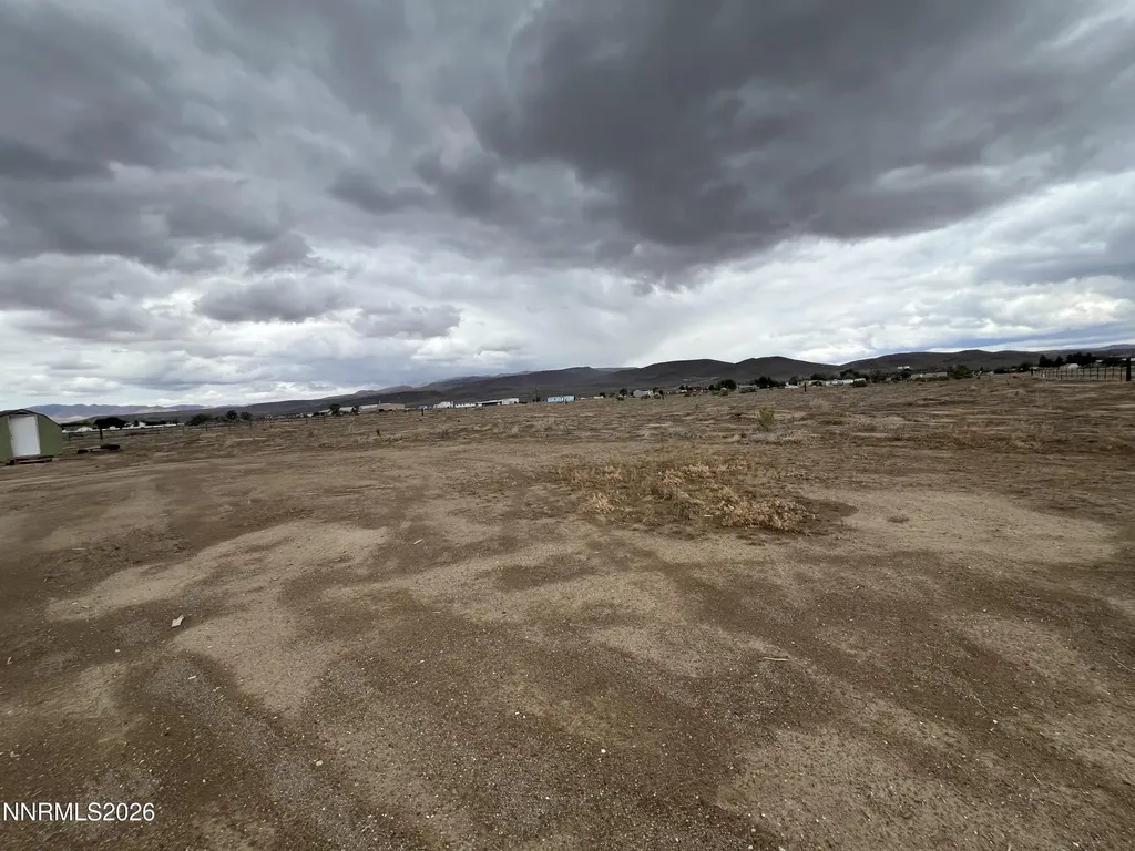 3195 Pueblo Silver Springs NV 89429