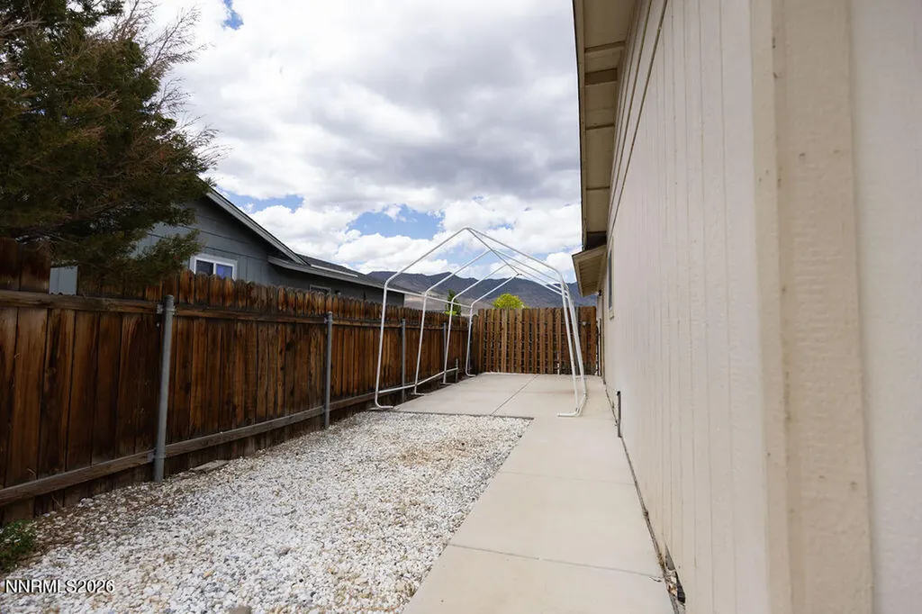 2087 Lonnie Dayton NV 89403