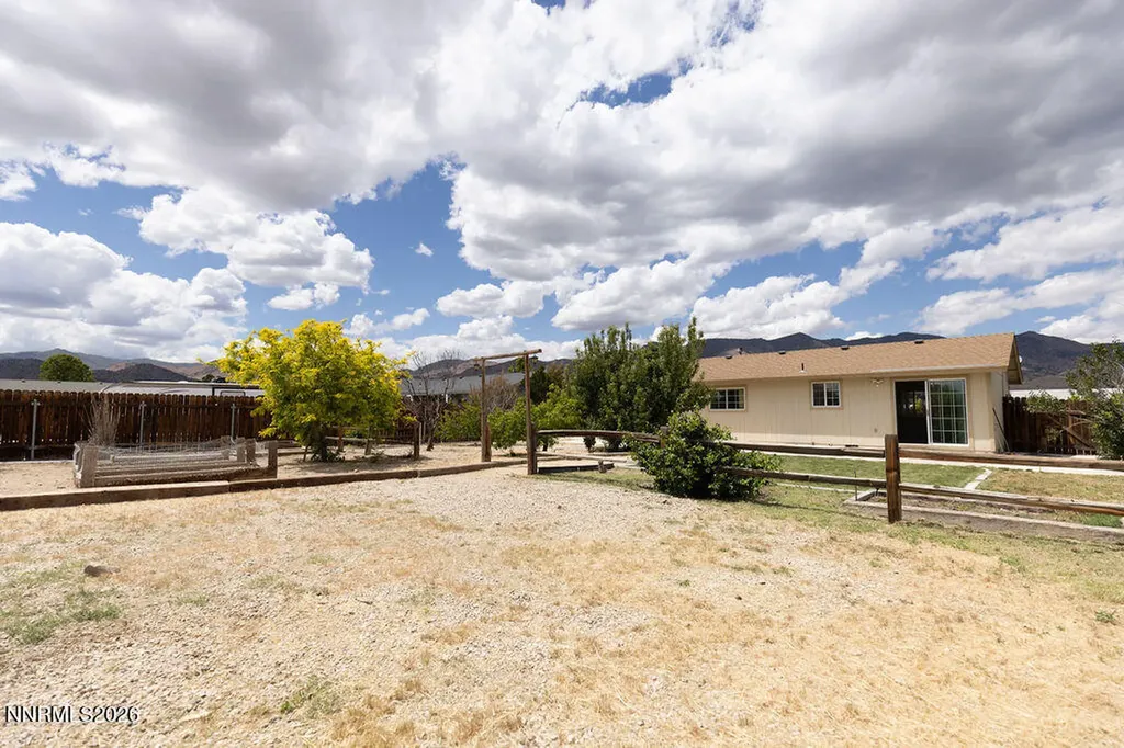 2087 Lonnie Dayton NV 89403