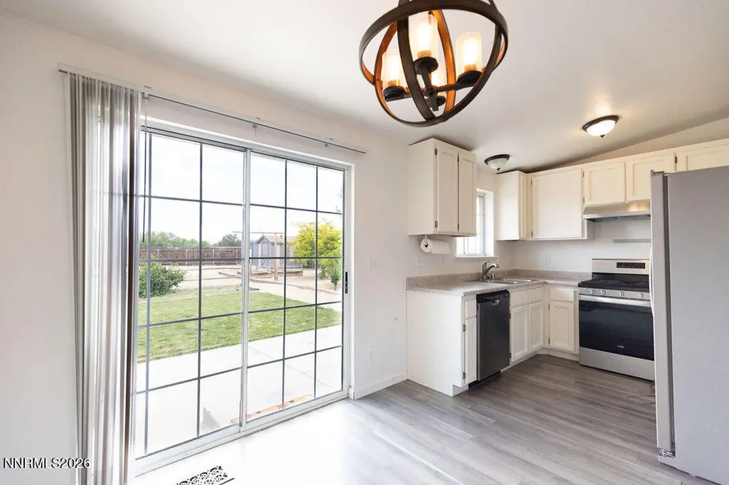 2087 Lonnie Dayton NV 89403