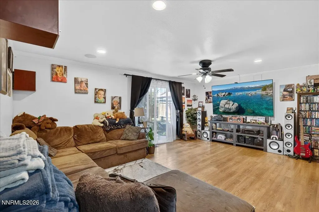 409 Sierra Fernley NV 89408