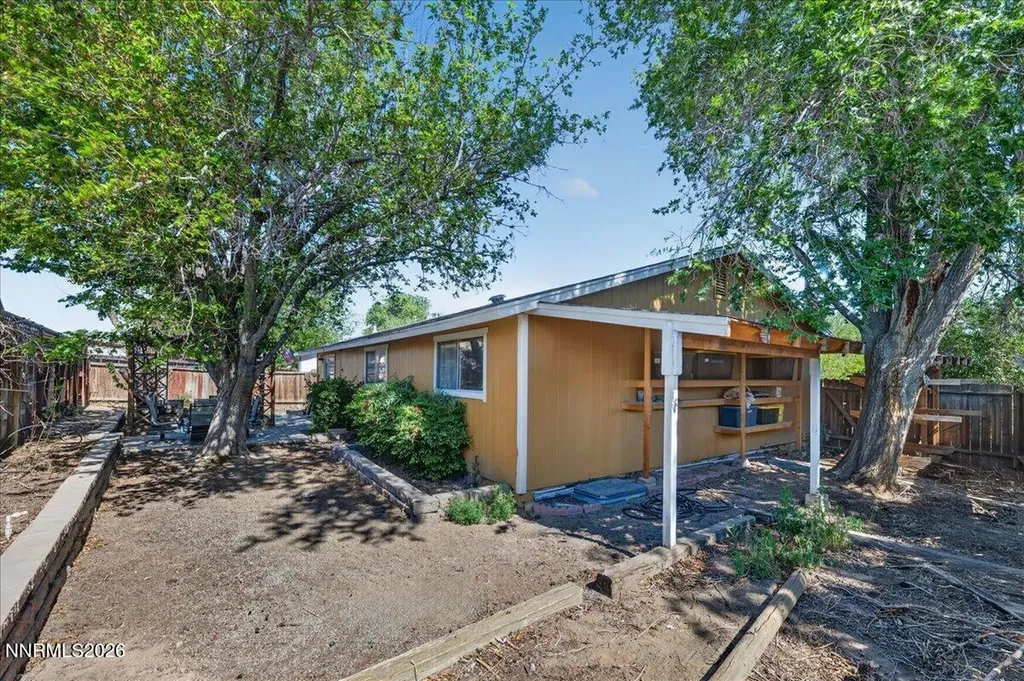 409 Sierra Fernley NV 89408