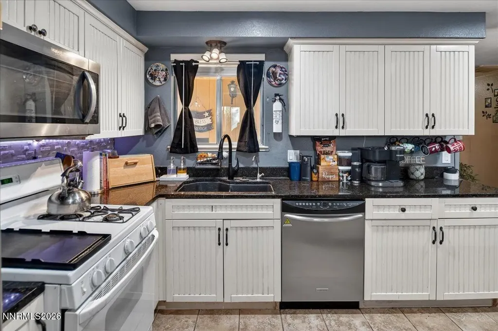 409 Sierra Fernley NV 89408
