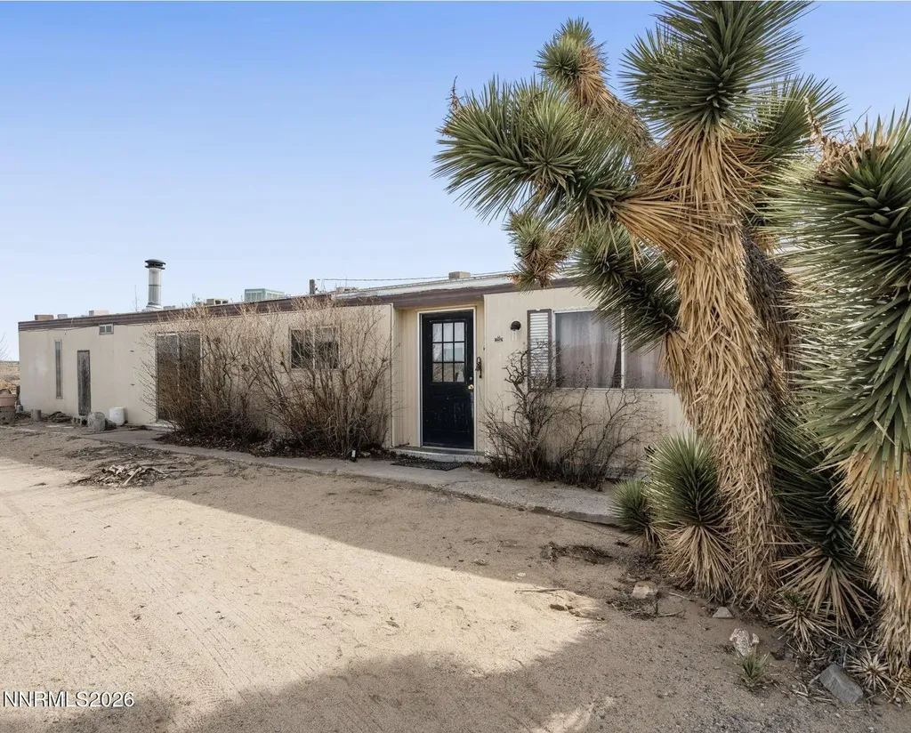 1375 Fir Silver Springs NV 89429