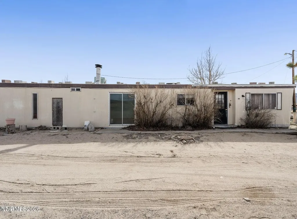 1375 Fir Silver Springs NV 89429