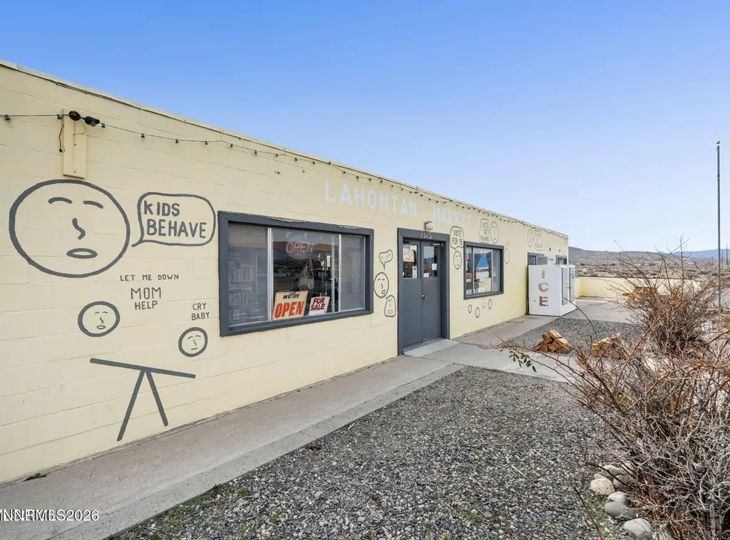 1375 Fir Silver Springs NV 89429