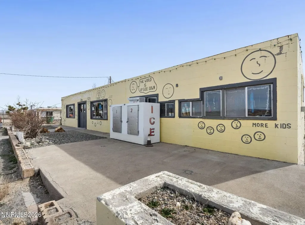 1375 Fir Silver Springs NV 89429