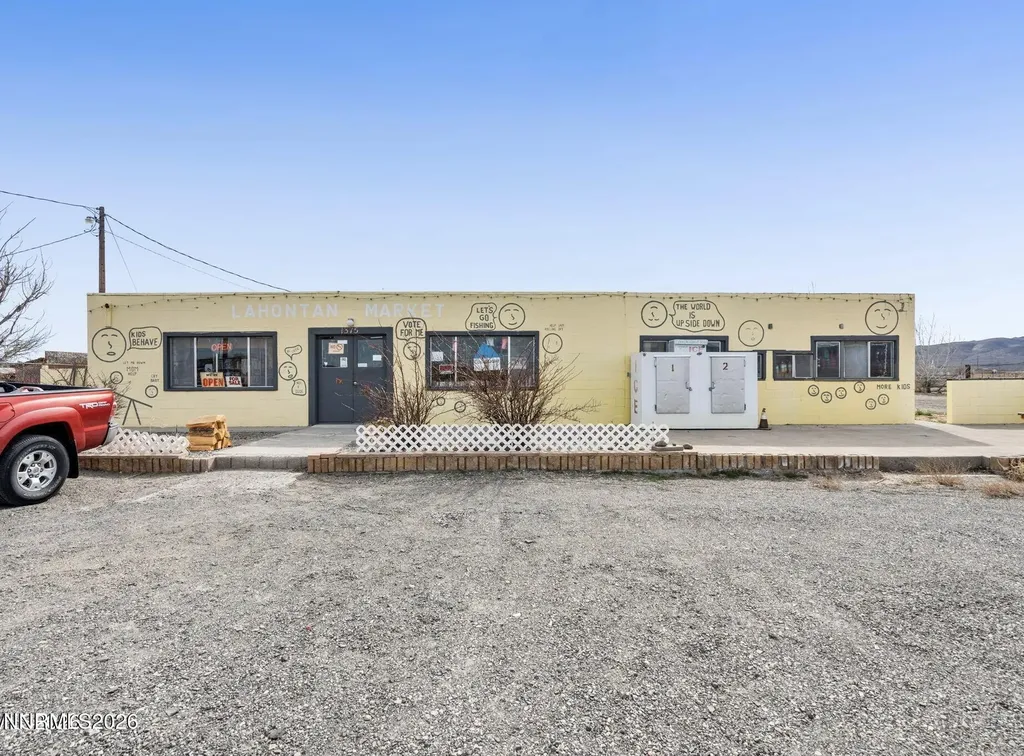 1375 Fir Silver Springs NV 89429