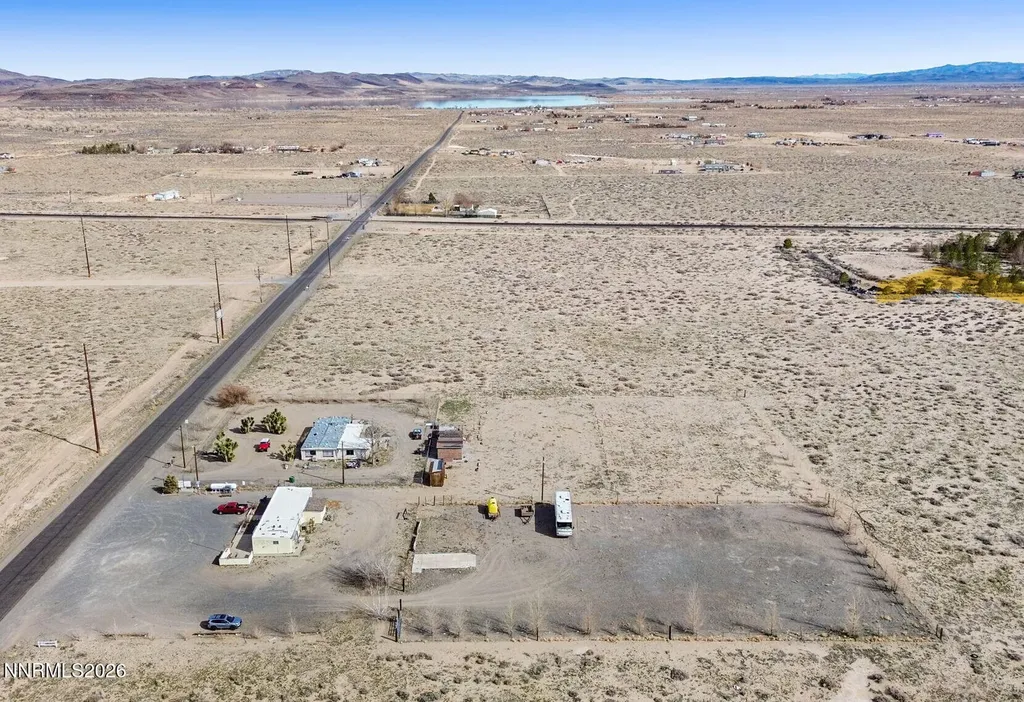 1375 Fir Silver Springs NV 89429