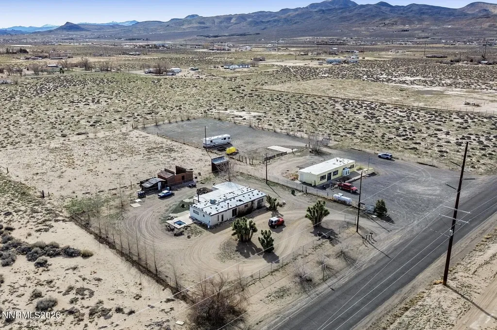 1375 Fir Silver Springs NV 89429