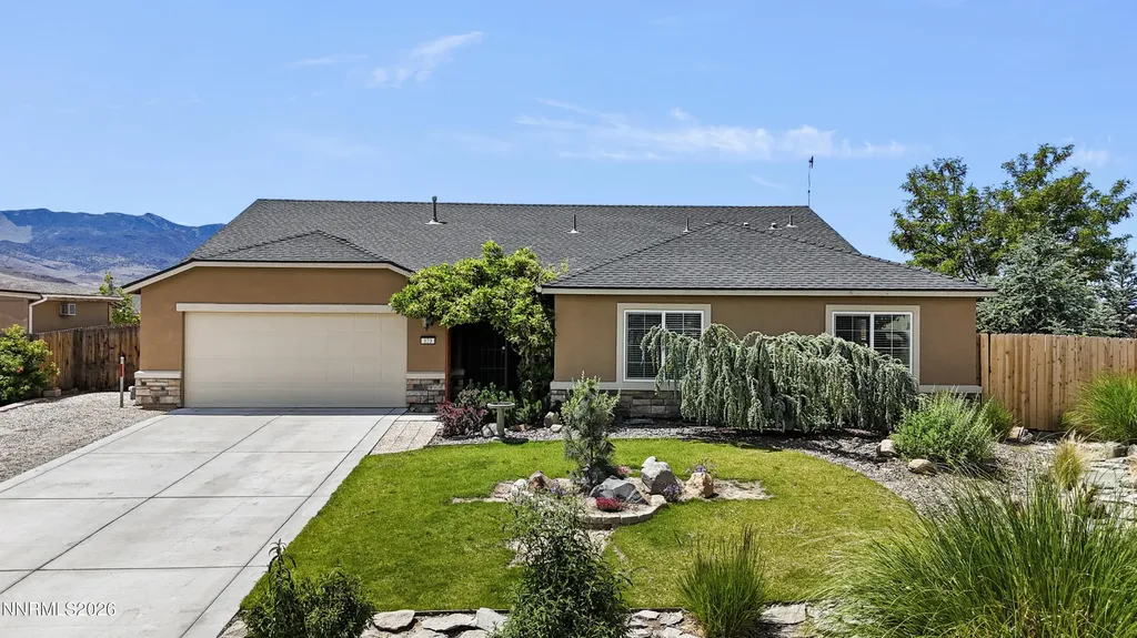 123 Hood Dayton NV 89403