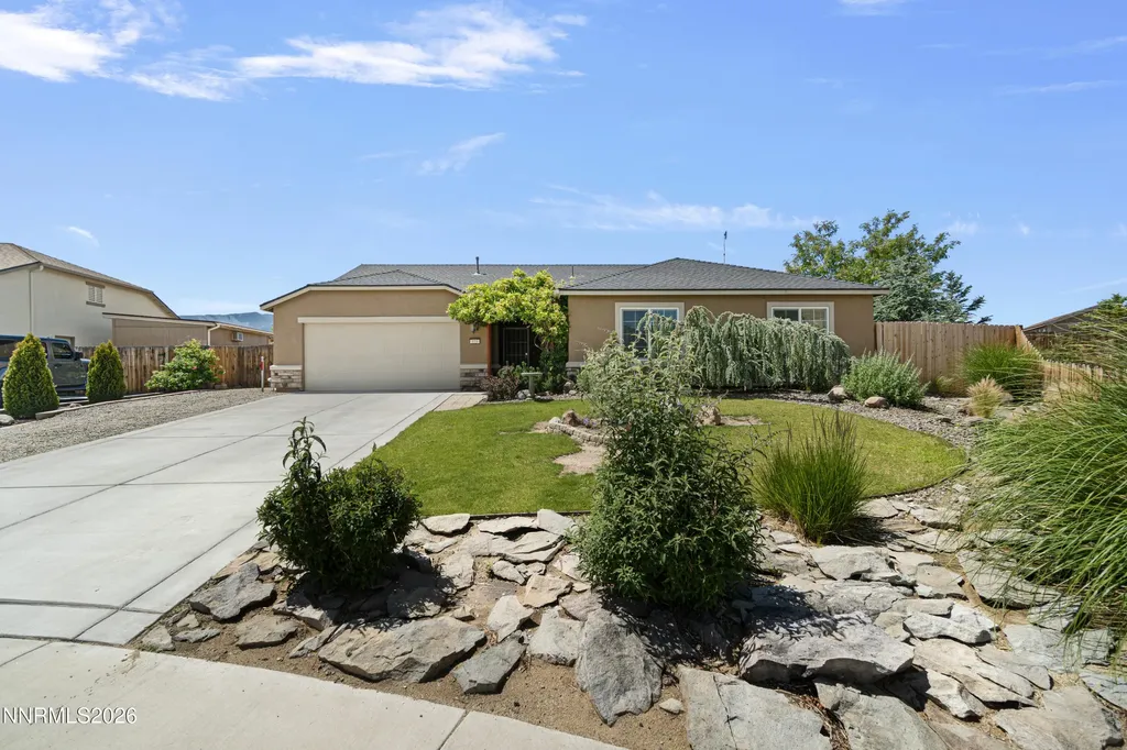 123 Hood Dayton NV 89403