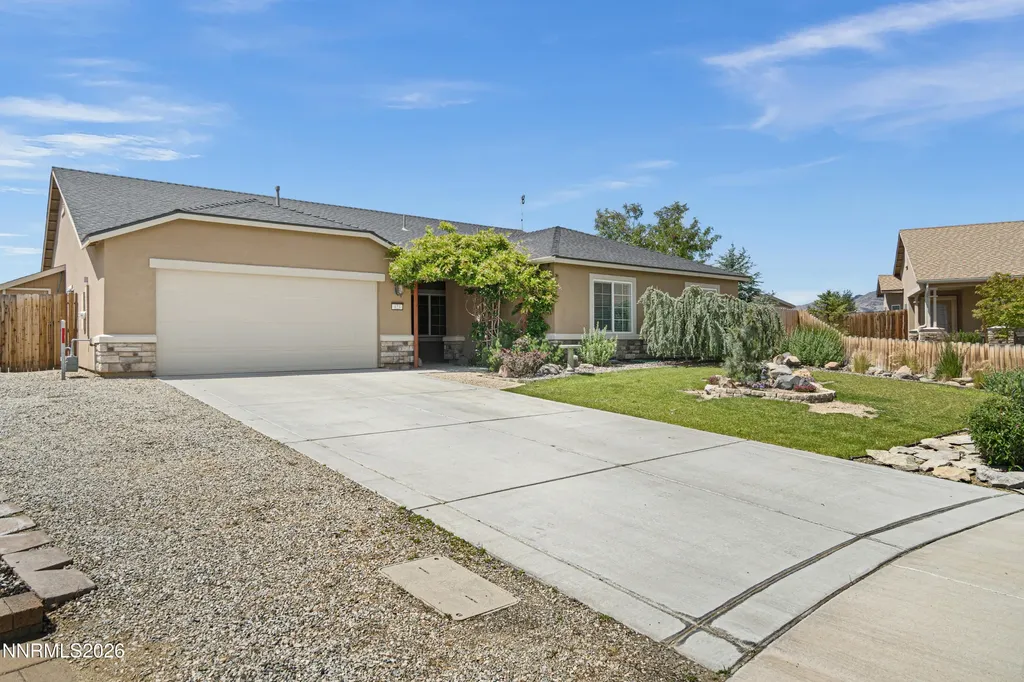 123 Hood Dayton NV 89403
