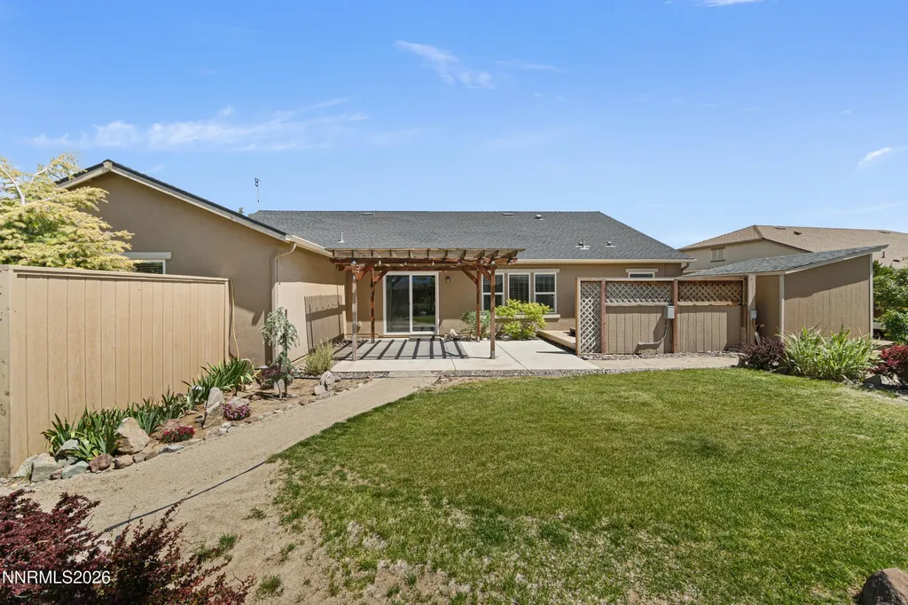 123 Hood Dayton NV 89403