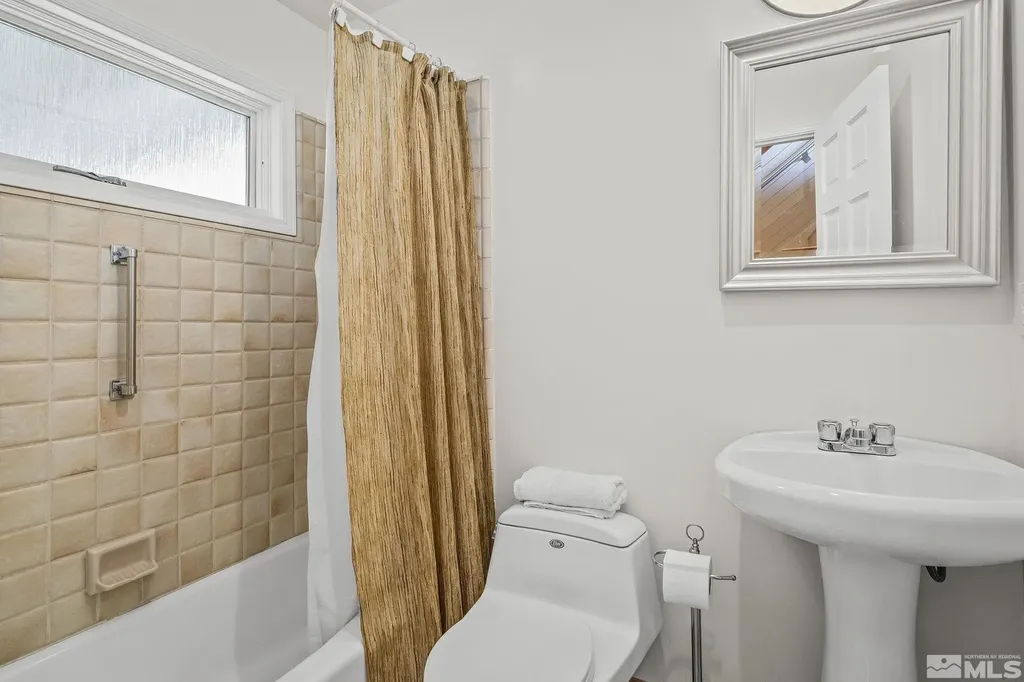 1374 Winding Glenbrook NV 89413