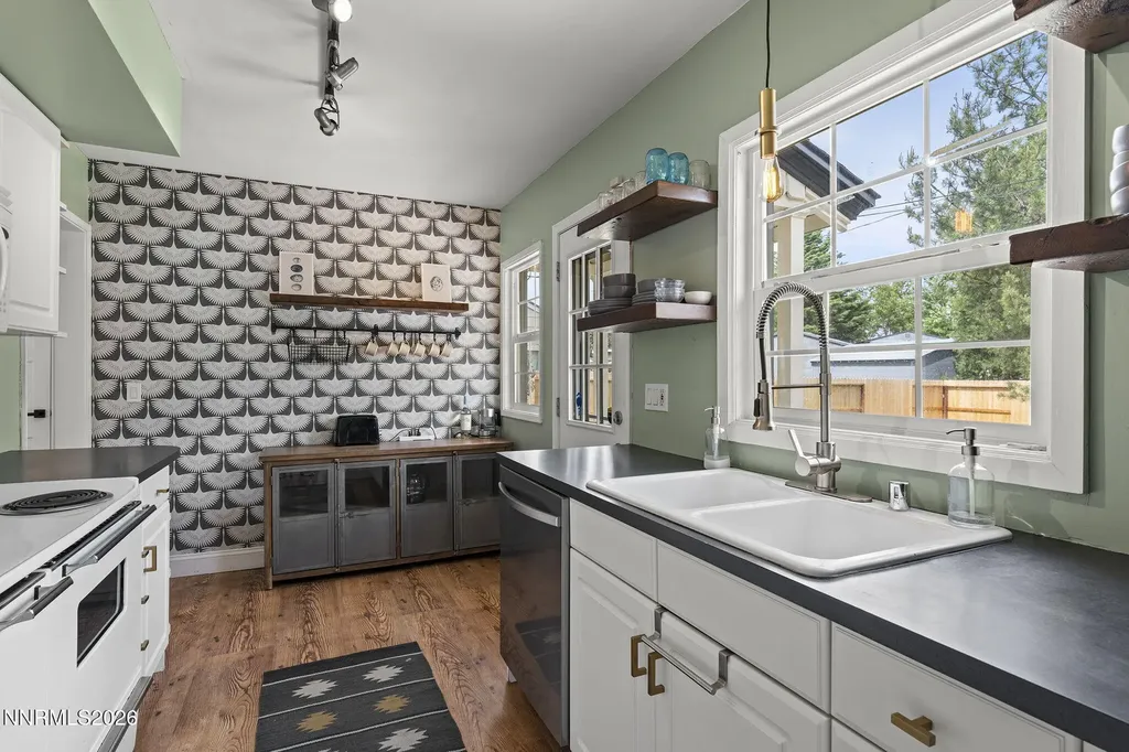 688 Arbutus Reno NV 89509