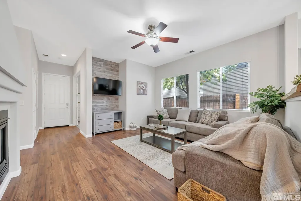 10577 Eagle Falls Reno NV 89521