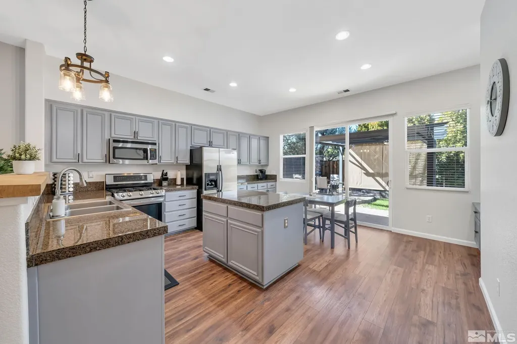 10577 Eagle Falls Reno NV 89521