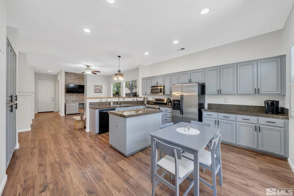 10577 Eagle Falls Reno NV 89521