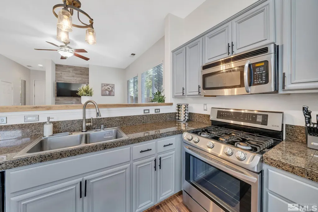 10577 Eagle Falls Reno NV 89521