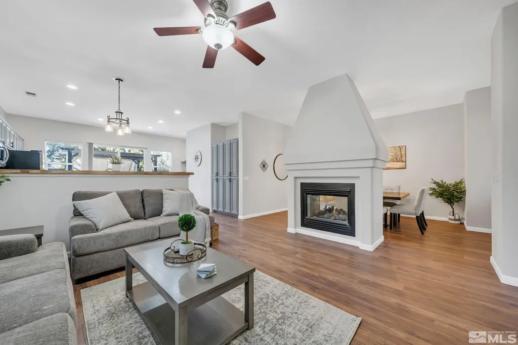 10577 Eagle Falls Reno NV 89521
