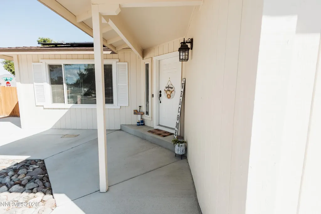 102 Woodlake Dayton NV 89403