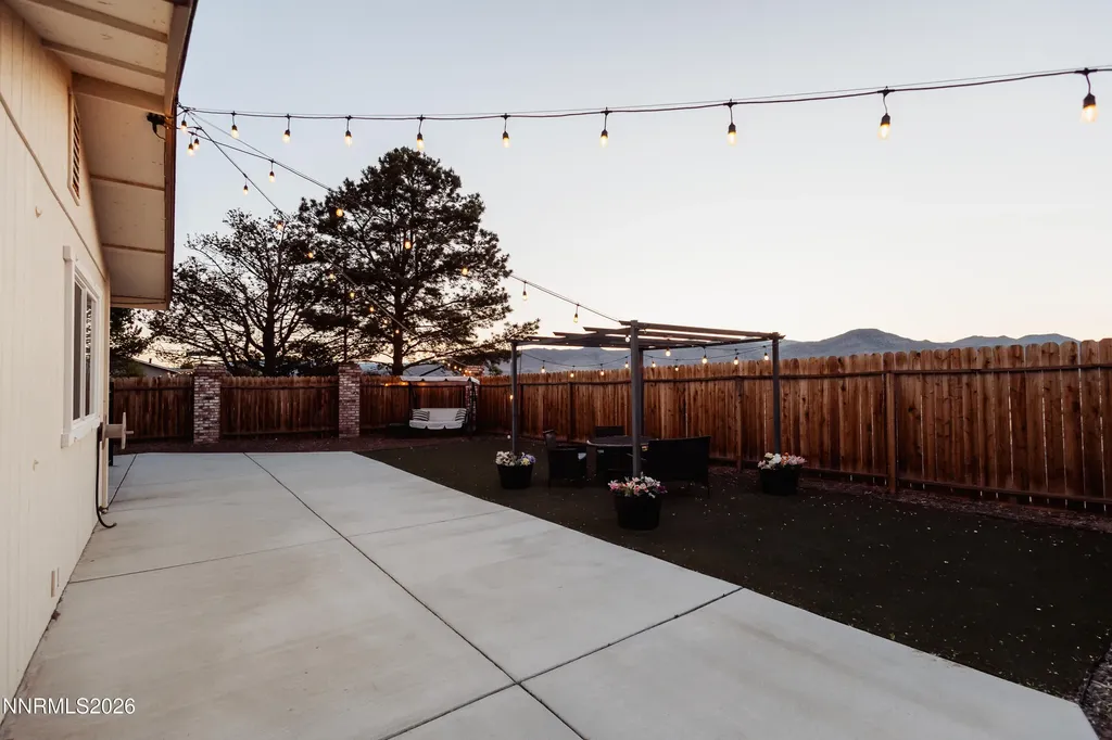 102 Woodlake Dayton NV 89403