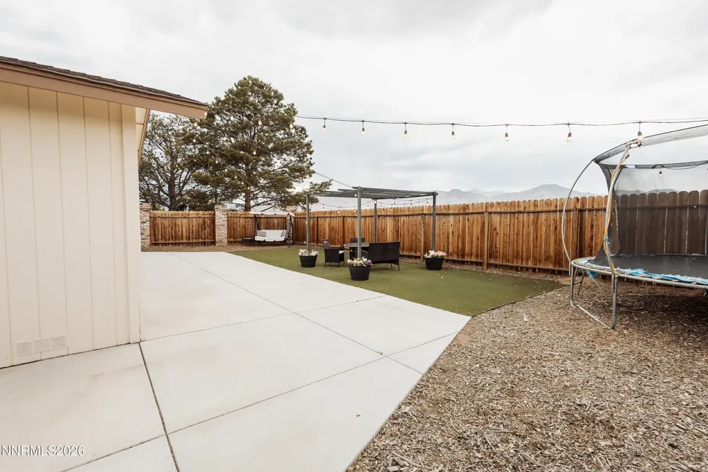 102 Woodlake Dayton NV 89403