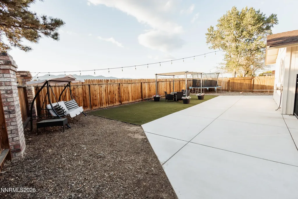 102 Woodlake Dayton NV 89403
