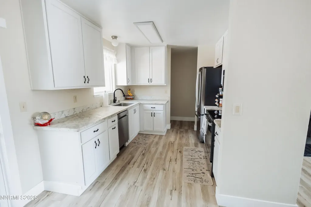 102 Woodlake Dayton NV 89403