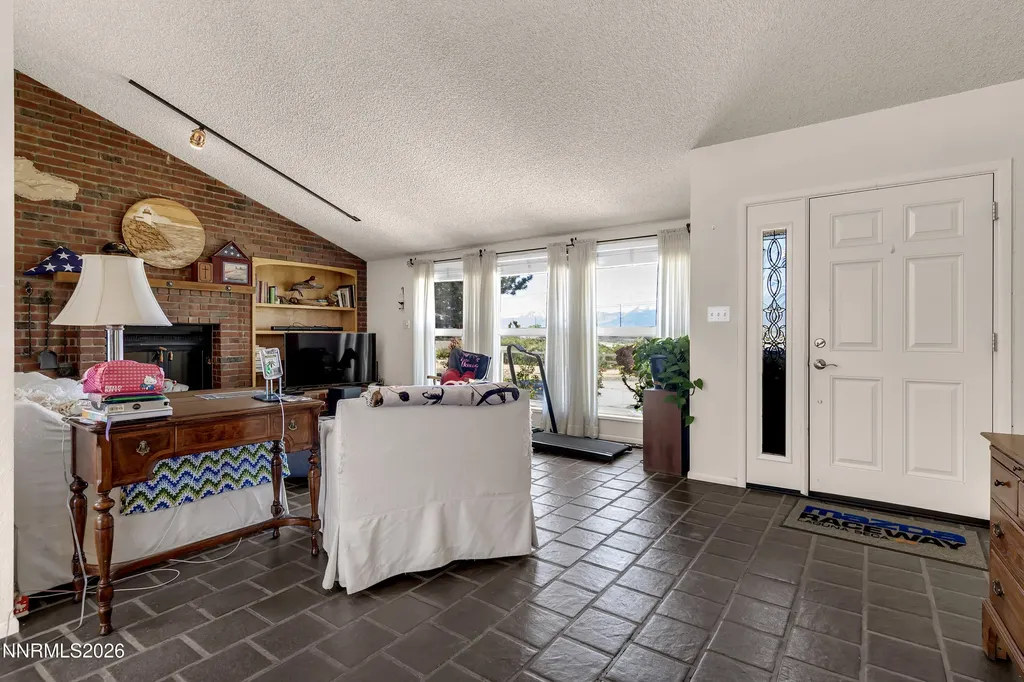 3329 Edmonds Carson City NV 89701