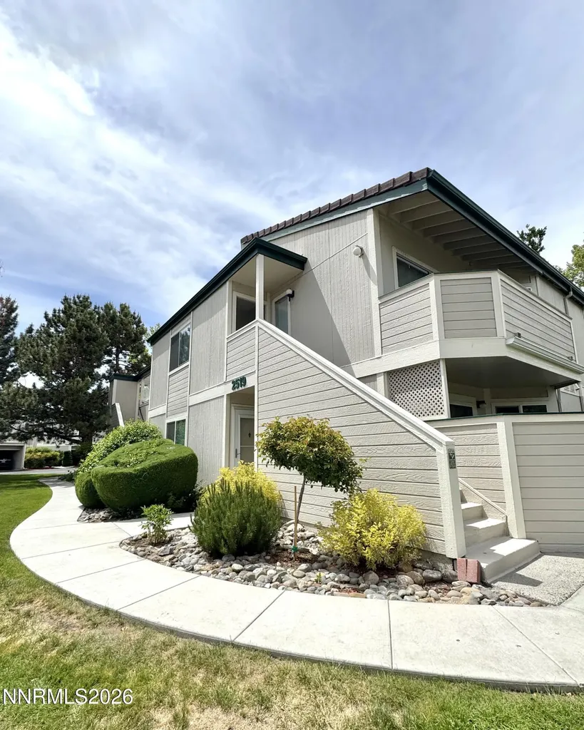 2519 Sunny Slope Sparks NV 89434