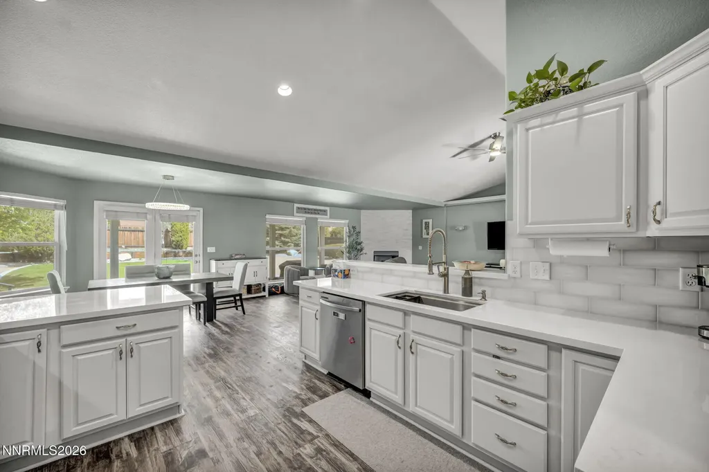 2983 Hot Springs Minden NV 89423