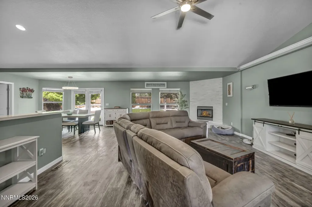 2983 Hot Springs Minden NV 89423
