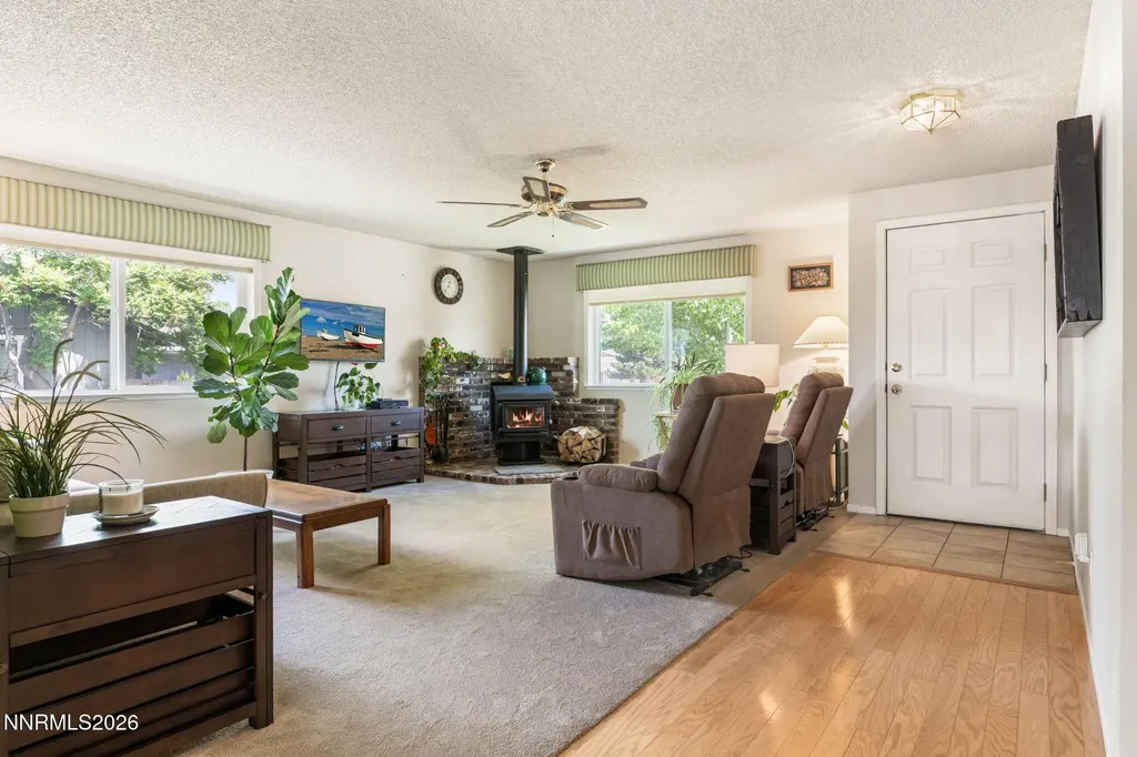 1385 Patricia Gardnerville NV 89460