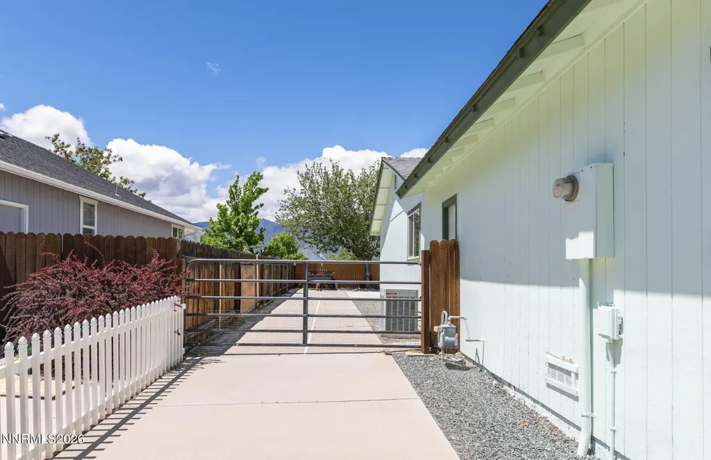 1385 Patricia Gardnerville NV 89460