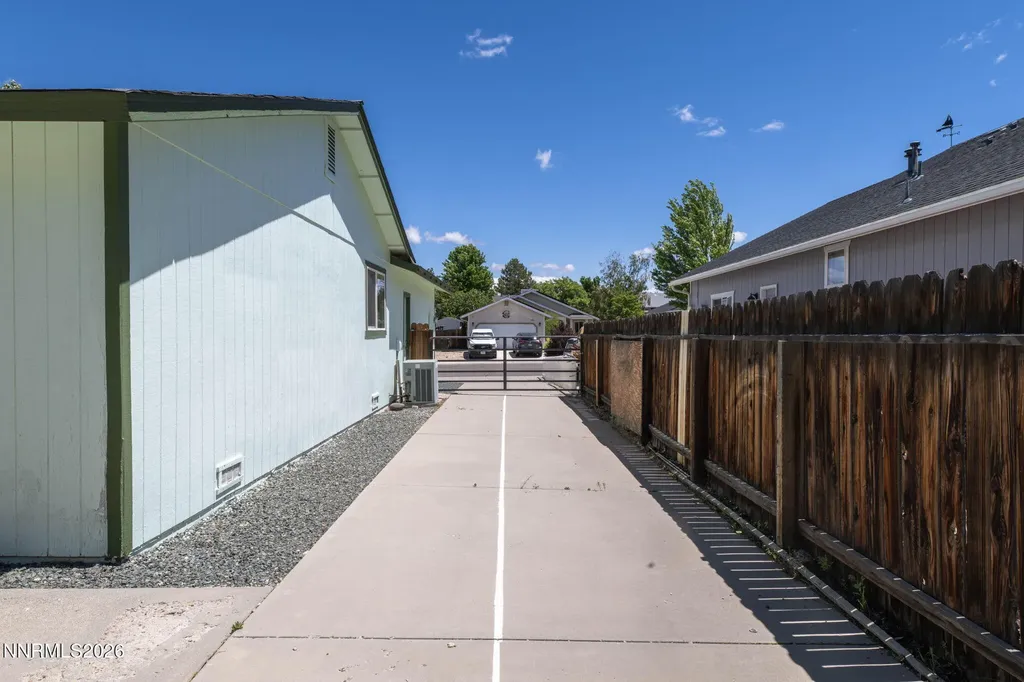 1385 Patricia Gardnerville NV 89460
