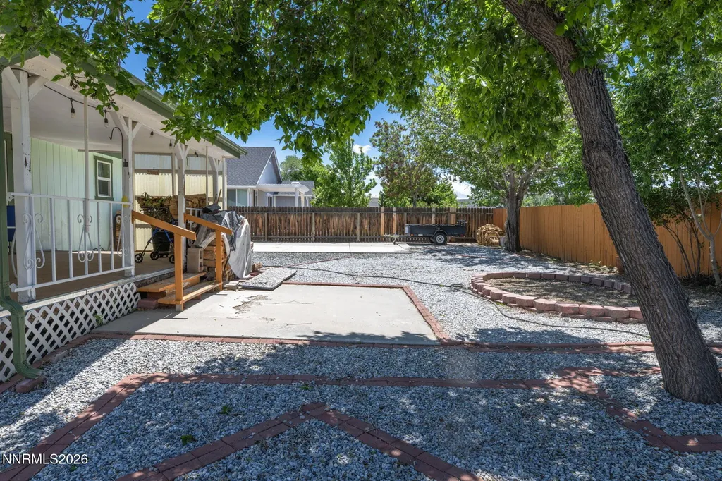 1385 Patricia Gardnerville NV 89460