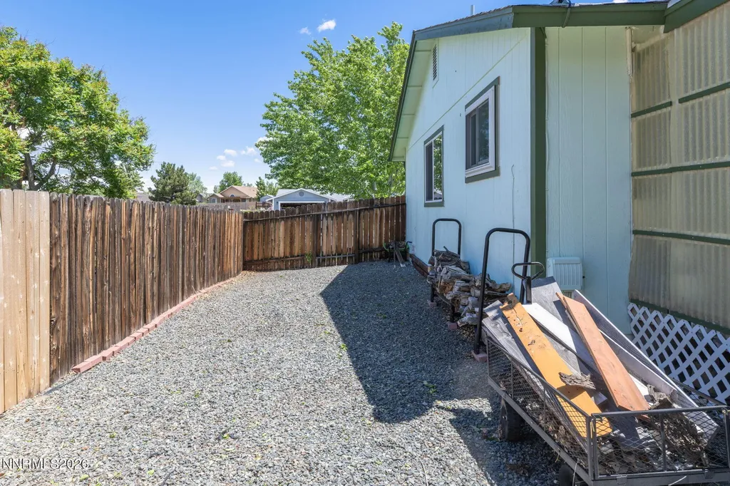 1385 Patricia Gardnerville NV 89460
