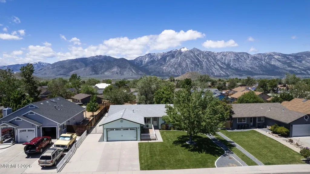 1385 Patricia Gardnerville NV 89460