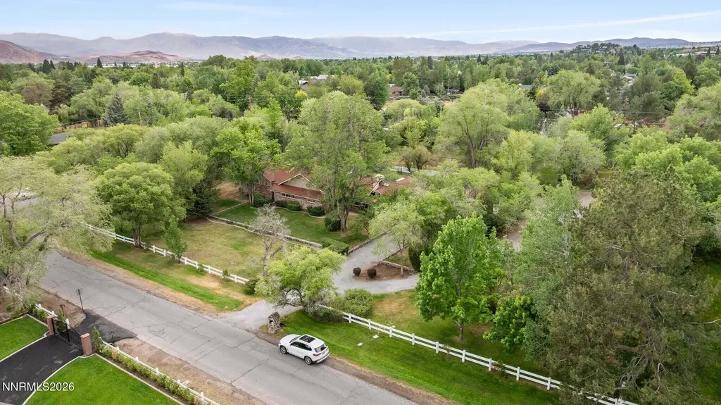 1400 Meadowview Reno NV 89509