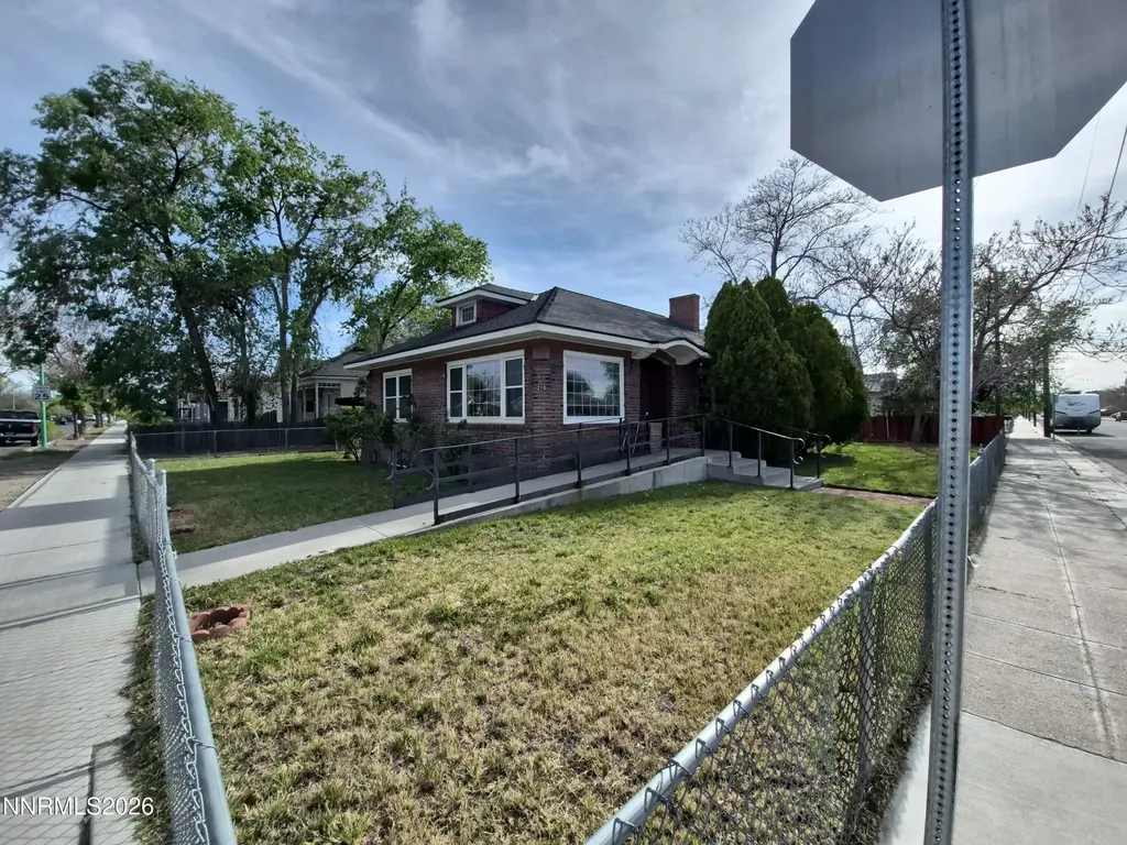 210 Taylor Fallon NV 89406