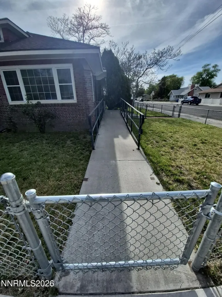 210 Taylor Fallon NV 89406