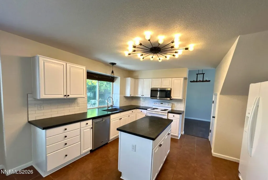 4437 Highplains Reno NV 89523
