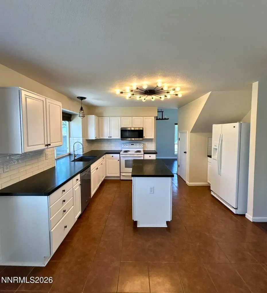 4437 Highplains Reno NV 89523